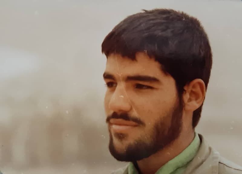 شهیدی که خلعت زیبای شهادت را با لباس دامادی یکی کرد شهیدی که خلعت زیبای شهادت را با لباس دامادی یکی کرد