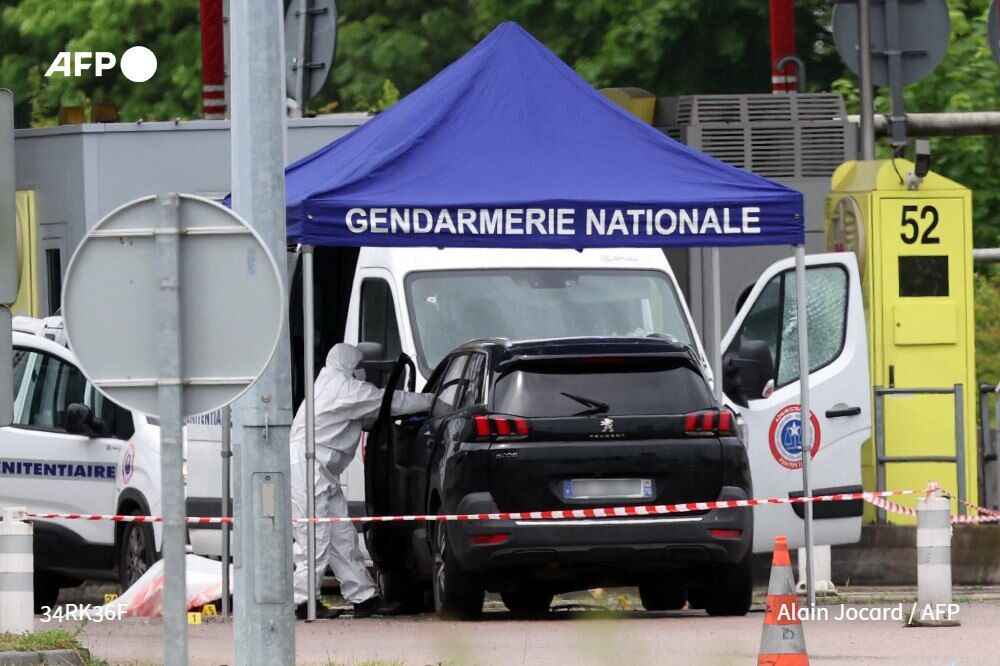 France : deux agents tués dans la violente attaque d'un fourgon pénitentiaire