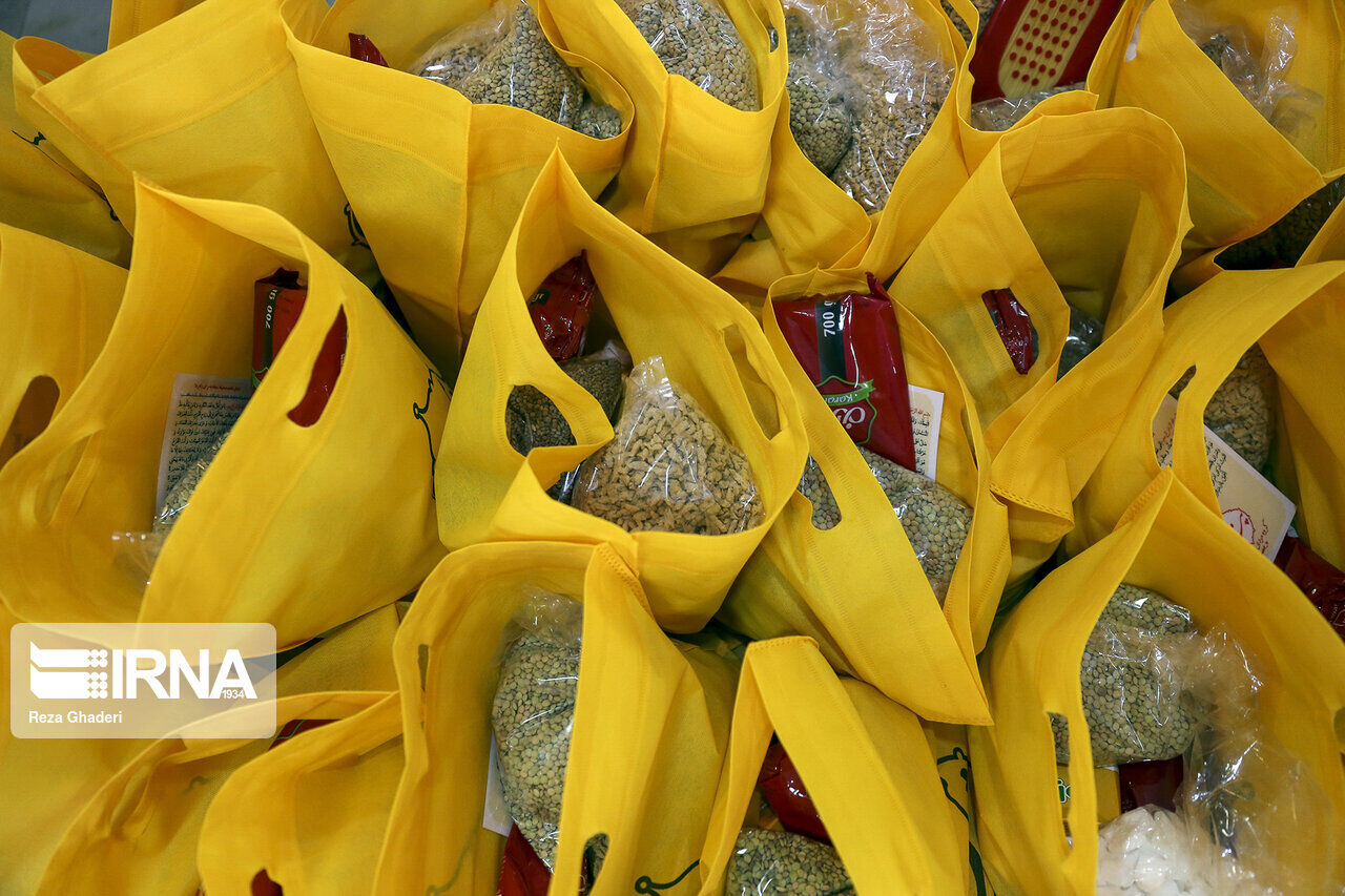 توزیع ۲۷۷ بسته معیشتی یلدا بین خانوادههای زندانیان مراغه، بناب و ملکان توزیع ۲۷۷ بسته معیشتی یلدا بین خانوادههای زندانیان مراغه، بناب و ملکان