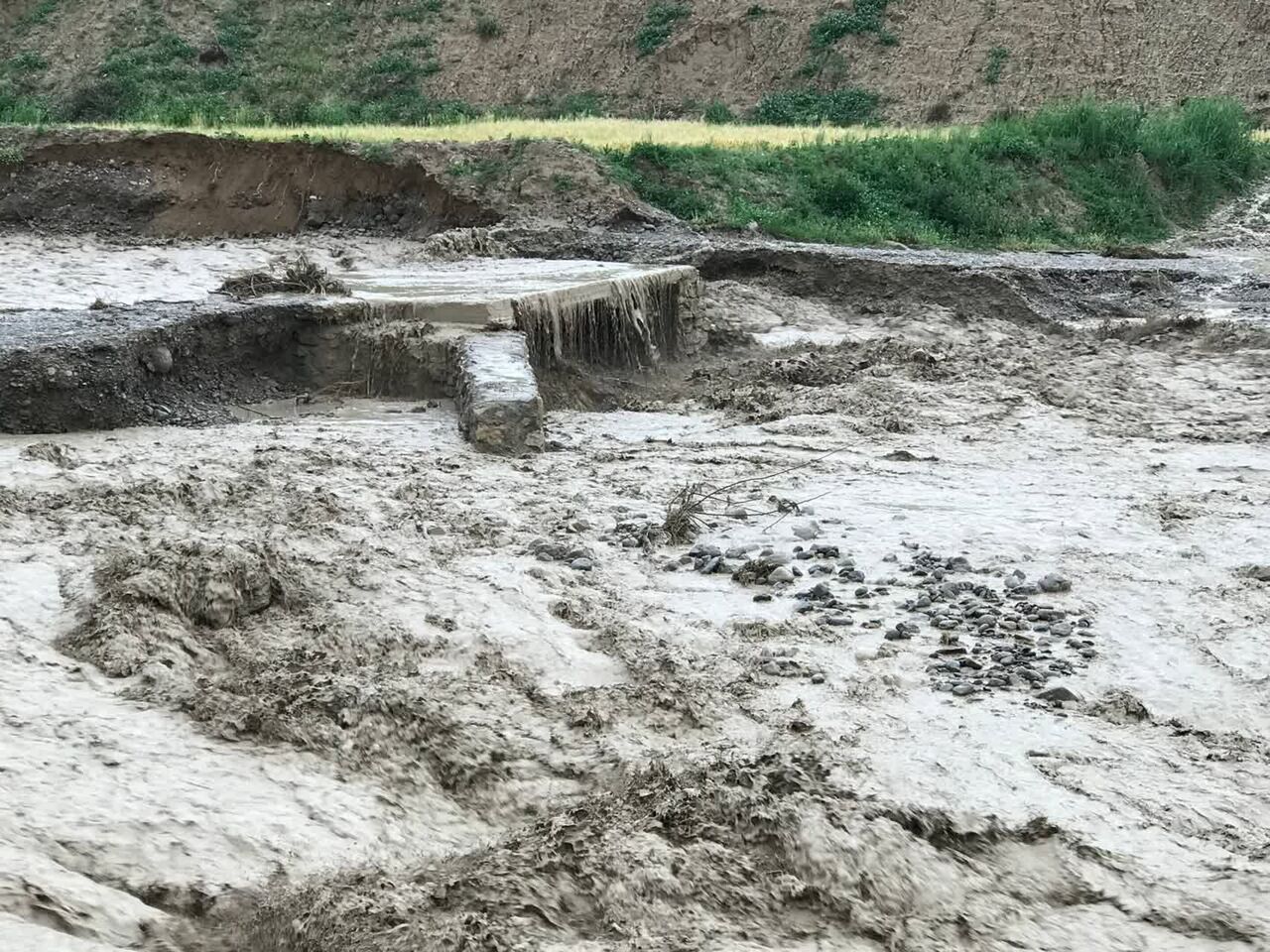 سیل در روستای سید محمد لردگان به زیرساخت‌ها خسارت وارد کرد