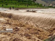 سیلاب مسیر ارتباطی روستای توپکانلو شیروان را مسدود کرد