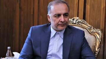 دیدار سفیر ایران در ارمنستان با جمعی از معلمان زبان فارسی در مدارس ایروان 