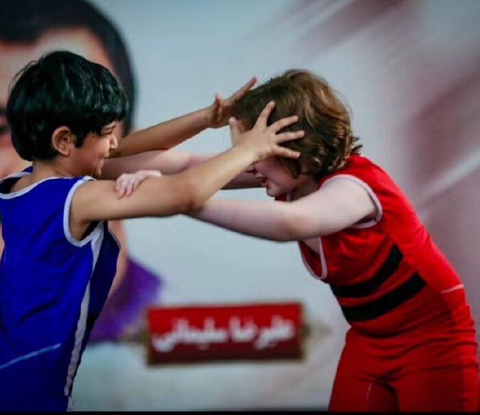 بازیگر خردسال روزی روزگاری برادر: مقابل کارگردان کشتی گرفتم/ سیمرغ میگیرم