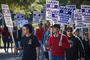 اعتصاب کارگران فارغ التحصیل دانشگاه کالیفرنیا به‌دلیل نحوه برخورد با معترضان جنگ غزه