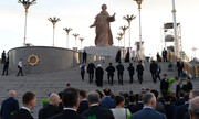 پیکره شاعر نامدار ترکمن در میان بلندترین مجسمه‌های جهان