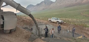ساخت مخزن آبی ۱۲۰ هزار لیتری در پارک هفتاد قله اراک