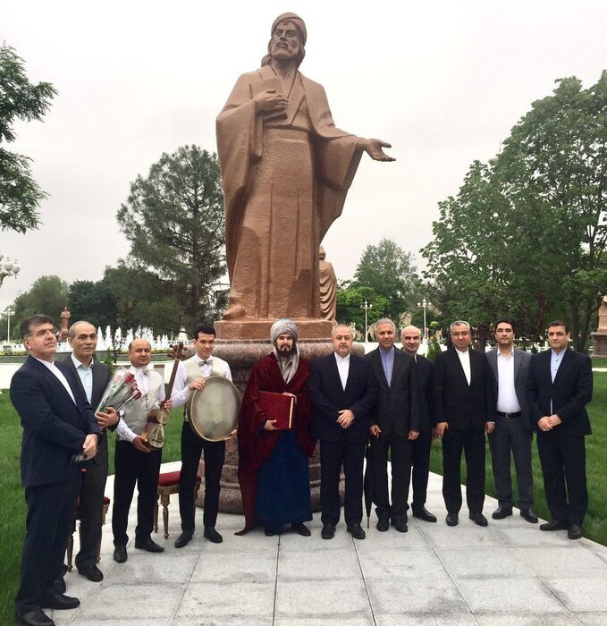 Iran delegation attends Turkmen poet’s commemoration ceremony