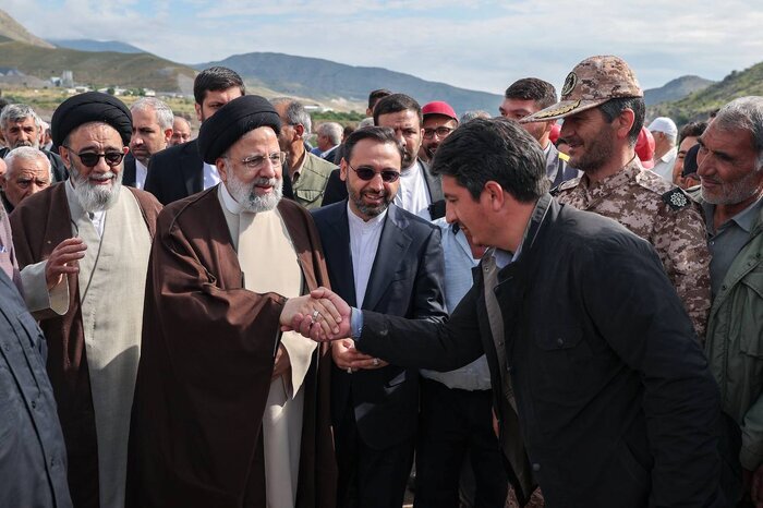 Pres Raisi visits Aras transit project in northwest Iran