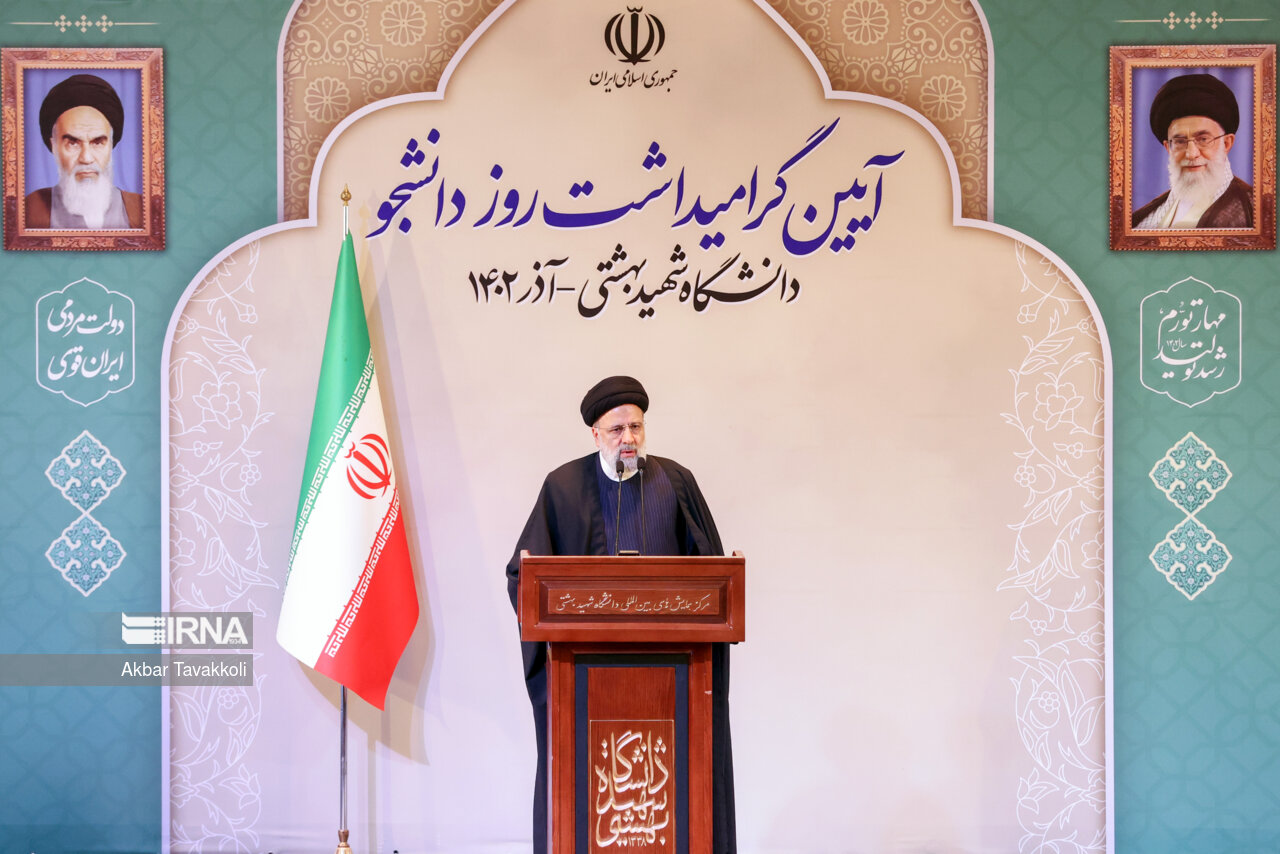 آیتالله رئیسی؛ رییسجمهوری که دانشگاه را اتاق فکر میدانست و دانشجو را گرامی میداشت