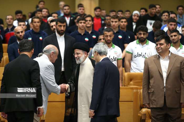 شهید جمهور، مردی در کنار ورزش