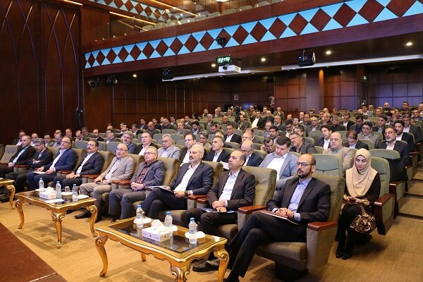 چهلویکمین گردهمایی مدیران ستادی و شعب بیمه دانا در مشهد مقدس برگزار شد 6 چهلویکمین گردهمایی مدیران ستادی و شعب بیمه دانا در مشهد مقدس برگزار شد