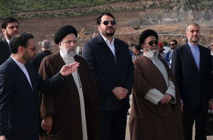 اية الله رئيسي من حياة مليئة بخدمة الشعب الى شهادة فداء للوطن والشعب