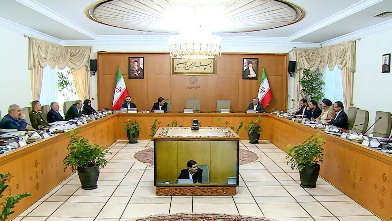 بدء الاجتماع الطارئ لمجلس الوزراء برئاسة النائب الأول للرئيس الإيراني