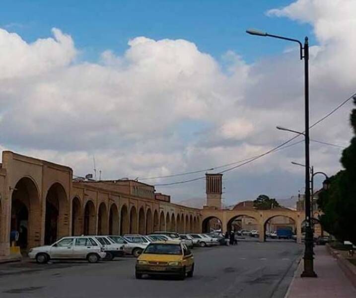 ادامه اعتراض کسبه میدان ارگ کرمان و تجمع مقابل شهرداری