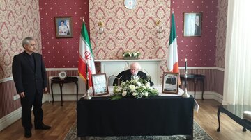 رئیس جمهوری ایرلند دفتر یادبود شهدای خدمت ایران را امضا کرد