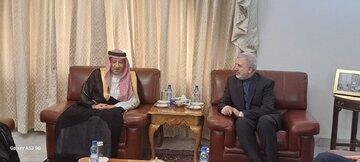 قائم مقام وزیر خارجه عربستان دفتر یادبود شهدای خدمت را در سفارت ایران امضا کرد