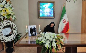 Foreign consuls in Iran’s Mashhad sign book opened in memory of Pres. Raisi