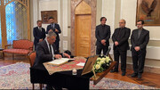 Foreign diplomats in UK, Tunisia, Russia pay respect to late Iranian president
