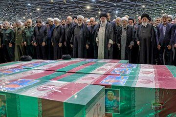 Supreme Leader Offers Prayers on Bodies of Martyrs of Service