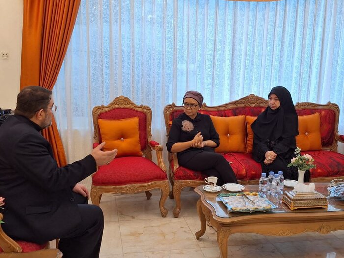 الدبلوماسيون الأجانب الذين يعيشون في إندونيسيا يشيدون بآية الله الشهيد رئيسي