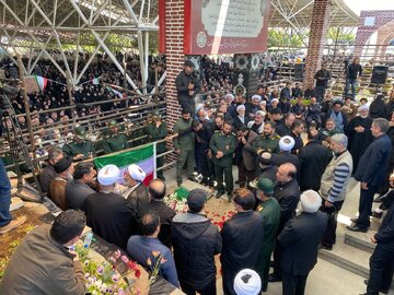 فیلم| امام جمعه شهید تبریز در گلزار شهدا آرام گرفت