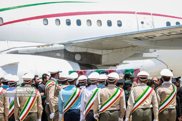 Le corps du président Raïssi à l’aéroport de Machhad