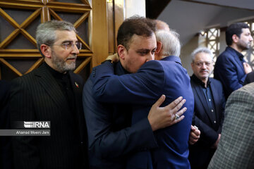 Ceremonia de luto por el martirio del ministro de Asuntos Exteriores de Irán