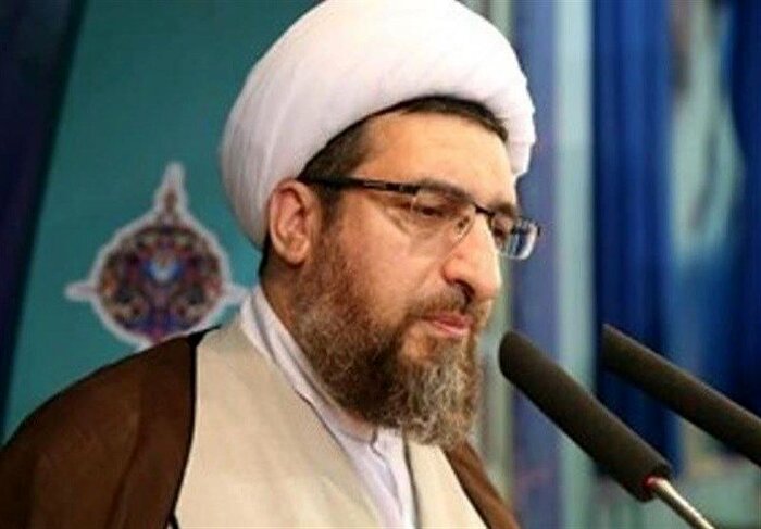 امام جمعه موقت تبریز: عشق به ولایت پیام حماسه تشییع شهدای خدمت است
