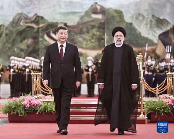 中国人民向伊朗已故总统莱希致敬