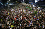 ده‌ها هزار نفر در تل‌آویو برای کناره‌گیری نتانیاهو تظاهرات کردند + فیلم