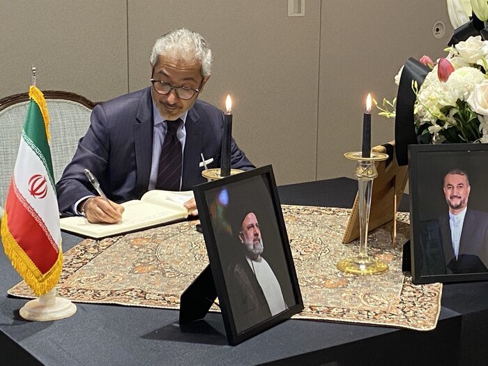 Nearly 100 intl. figures sign condolence book at Iran office in NY