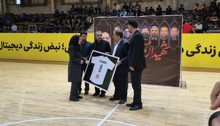 خودزنی استقلال با نکونام در روز بایگانی شماره ۸ تیم ملی هندبال به نام «شهید غیرت»