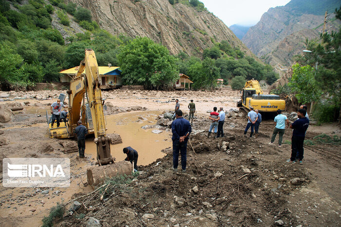 راه دسترسی ۱۲ روستای مرزن آباد چالوس بازگشایی شد