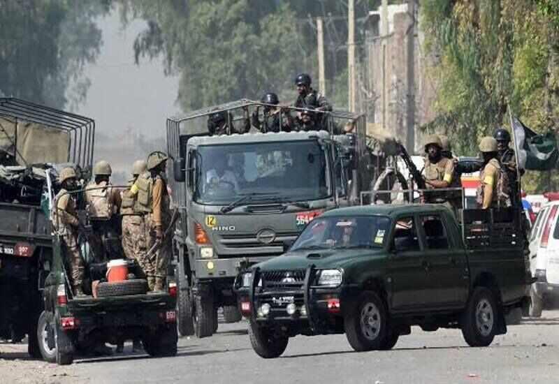 پشاور میں آپریشن، 5 دہشت گرد ہلاک / 2 پاکستانی فوجی بھی جان سے ہاتھ دھو بیٹھے