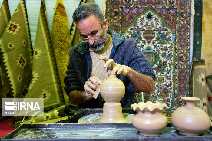 ارتباطات صالحی امیری به نجات صنایعدستی ایران کمک خواهد کرد