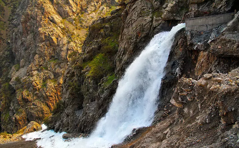 روستای هجیج؛ جاذبهای شگفت انگیز در دل کوههای کرمانشاه