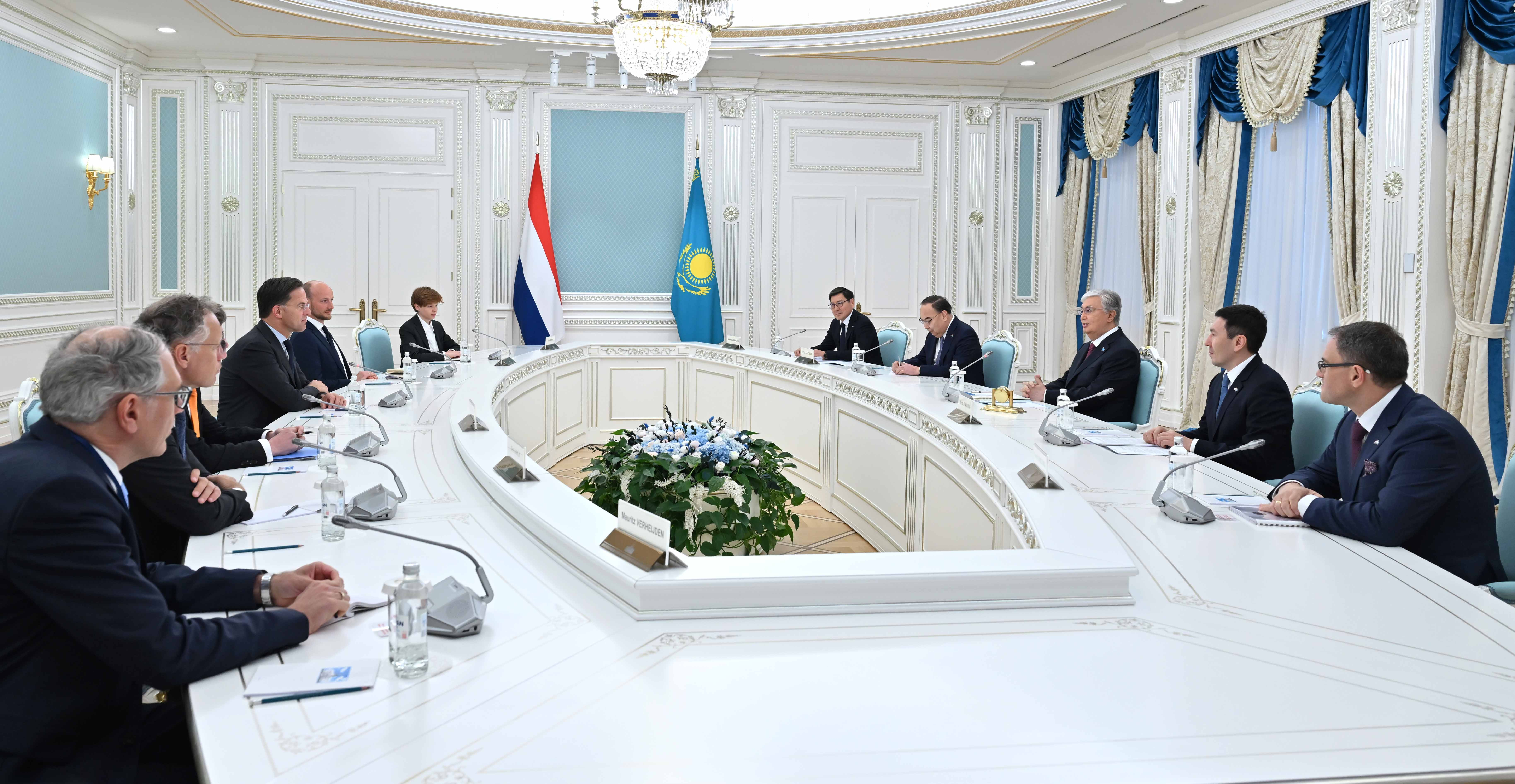 تاکید قزاقستان و هلند بر اهمیت ادامه مذاکرات در چارچوب همگرایی اروپا