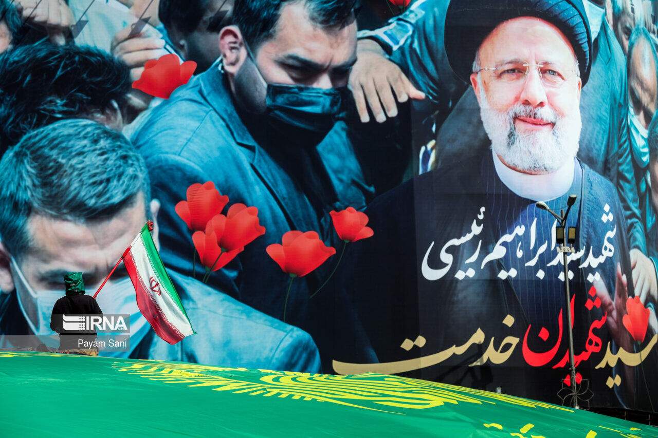 خدمت رسانی جهادی درس بزرگ شهید رئیسی به مسئولان است خدمت رسانی جهادی درس بزرگ شهید رئیسی به مسئولان است