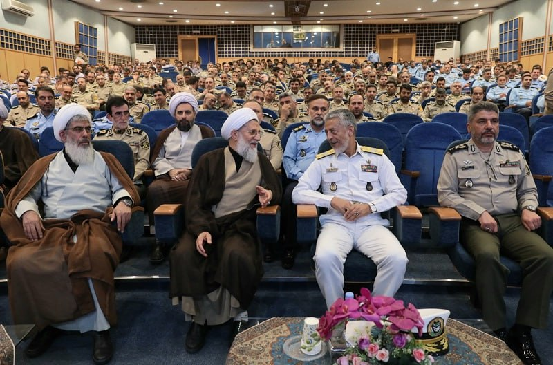 دریادار سیاری: تشییع میلیونی شهدای خدمت، خط بطلانی بر تمامی تصورات غلط دشمن کشید