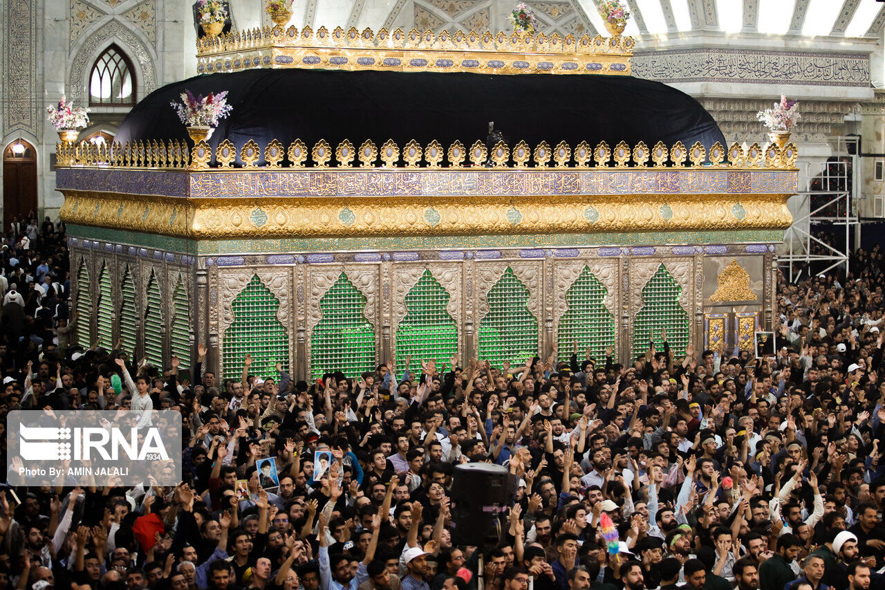 ثبت نام مردم زرندیه برای حضور در مراسم ارتحال امام راحل
