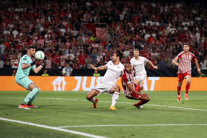 المپیاکوس، اولین قهرمان یونانی اروپا؛ شکستی دیگر برای فیورنتینا در فینال