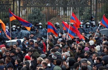 تجمع معترضان مقابل وزارت امور خارجه ارمنستان