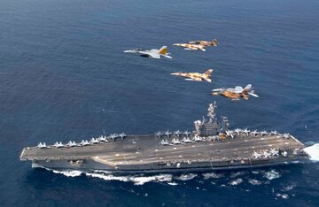 Le Yémen prend pour cible le porte-avions américain USS Eisenhower en mer Rouge