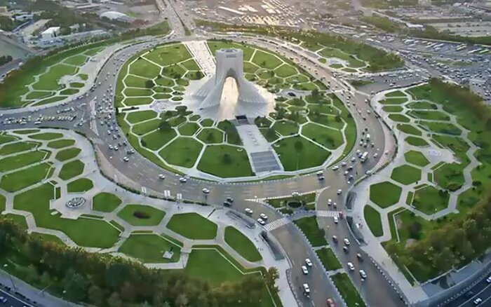 阿扎迪塔(Azadi Tower)是德黑兰的著名建筑之一