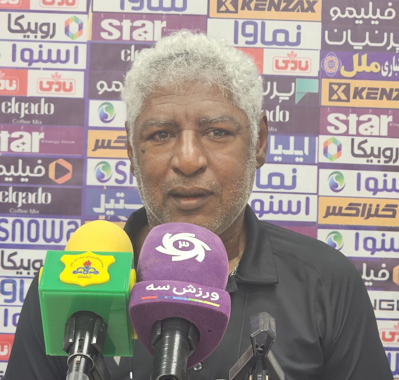 مربی تیم صنعتنفت آبادان: خیلی زود باید به لیگ برتر بازگردیم مربی تیم صنعتنفت آبادان: خیلی زود باید به لیگ برتر بازگردیم