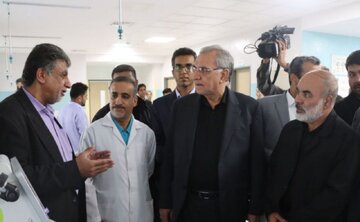بزرگترین بیمارستان مادر و کودک جنوب شرق با حضور وزیر بهداشت افتتاح شد