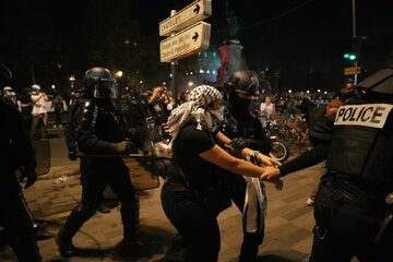 خشونت شدید پلیس فرانسه علیه حامیان فلسطین+فیلم