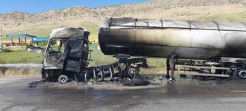 تانکر عراقی حامل آمونیاک در  جاده دالاهو  دچار آتش سوزی شد