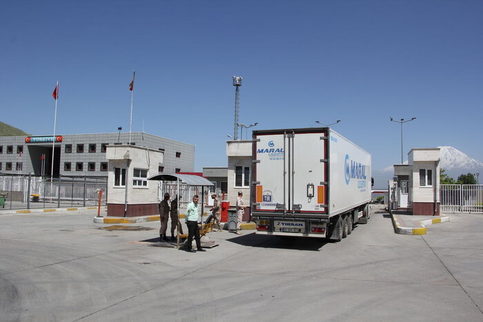 ایستایی ناوگان حمل و نقل باری در مرز بازرگان به صفر رسید