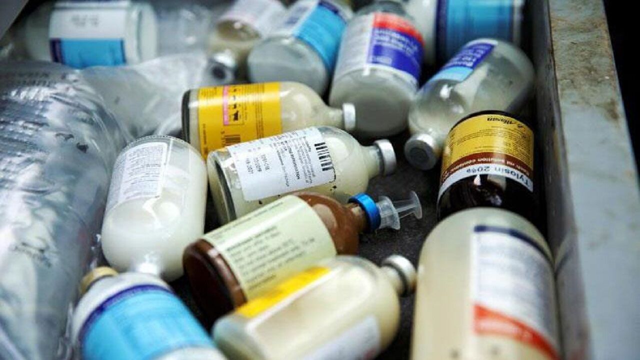 شناسایی هشت میلیارد ریال دارو و سم دامپزشکی فاسد در اهواز شناسایی هشت میلیارد ریال دارو و سم دامپزشکی فاسد در اهواز